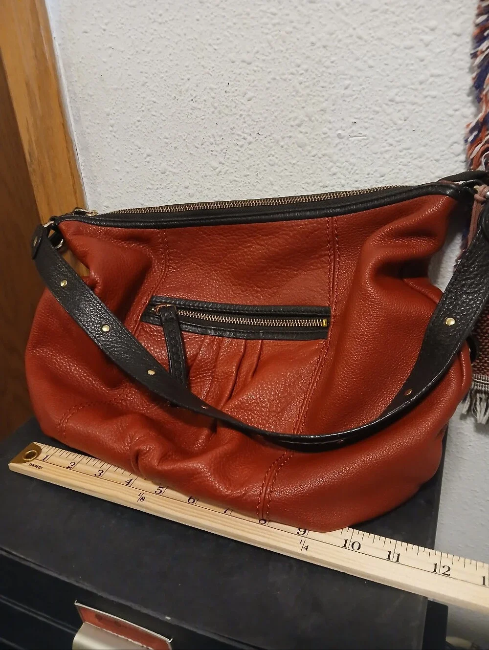 The Sak Rust Brown Leather Hobo Shoulder Bag Purse Zipper Pockets